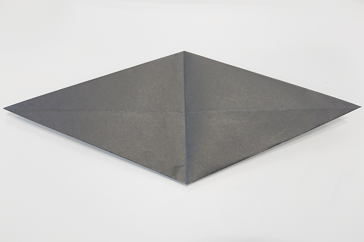 カッコいい兜の作り方 飾って遊んでこどもの日を楽しもう 保育のお仕事レポート